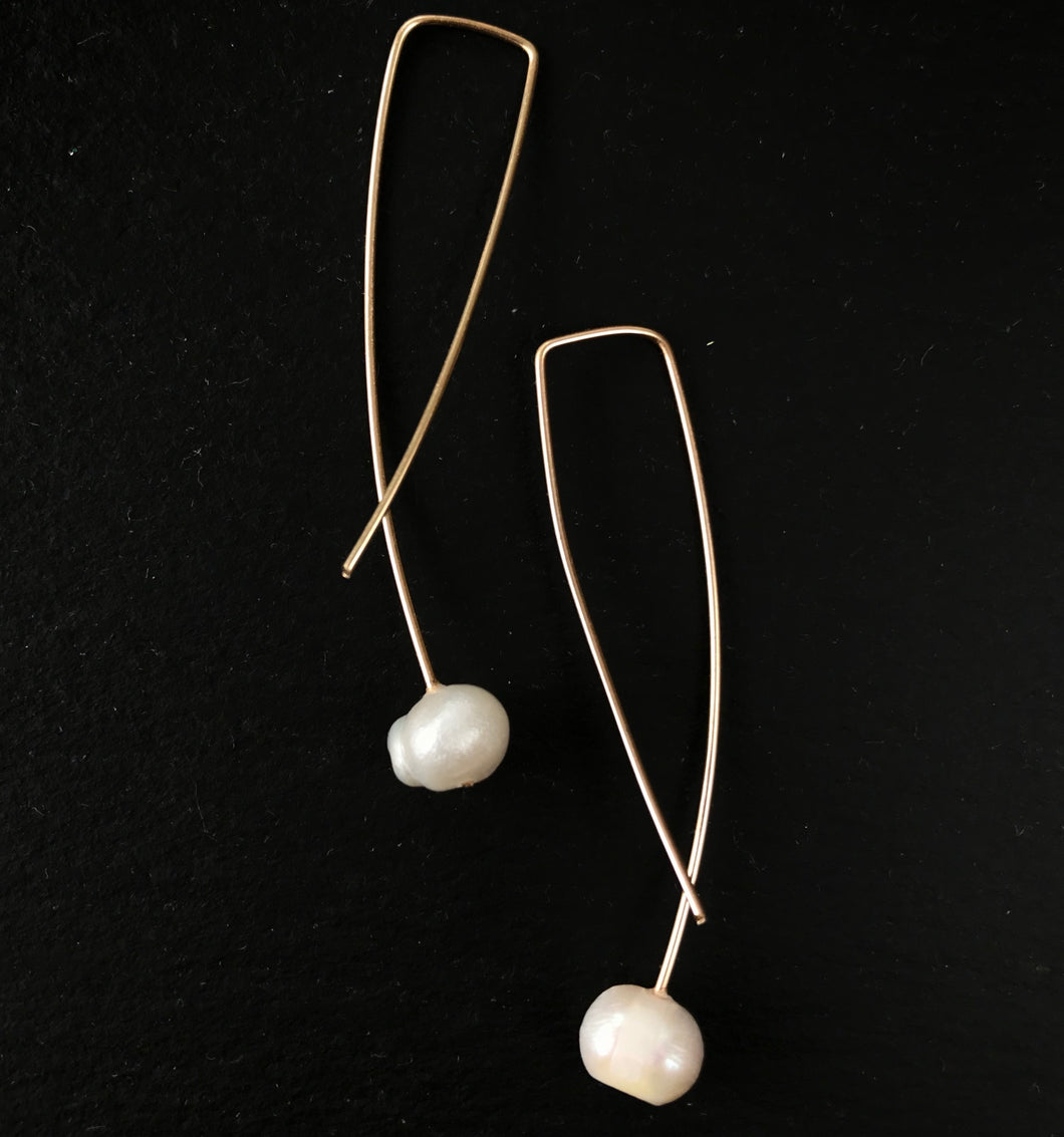 Geo earrings - pearl